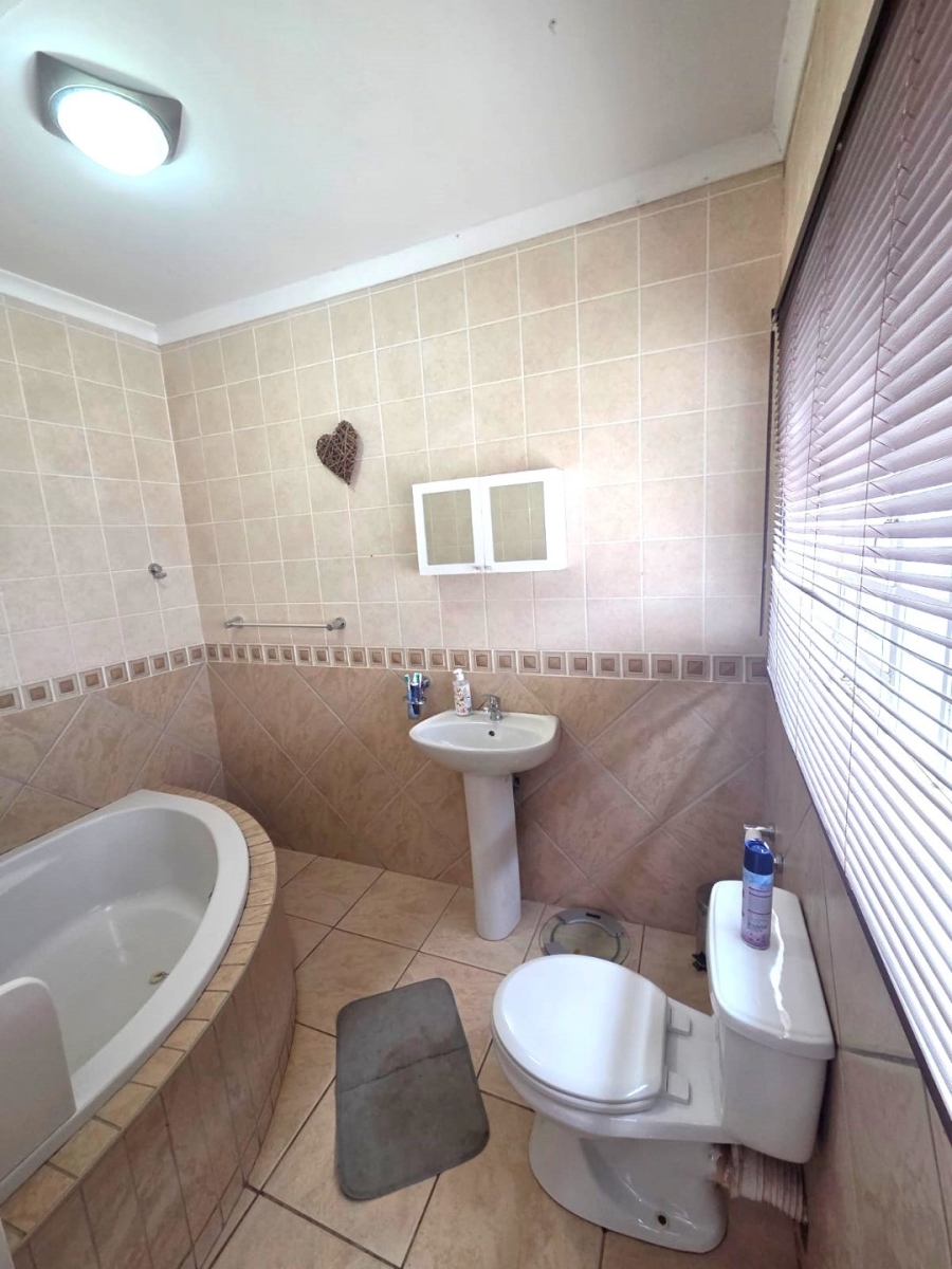 3 Bedroom Property for Sale in Flimieda North West